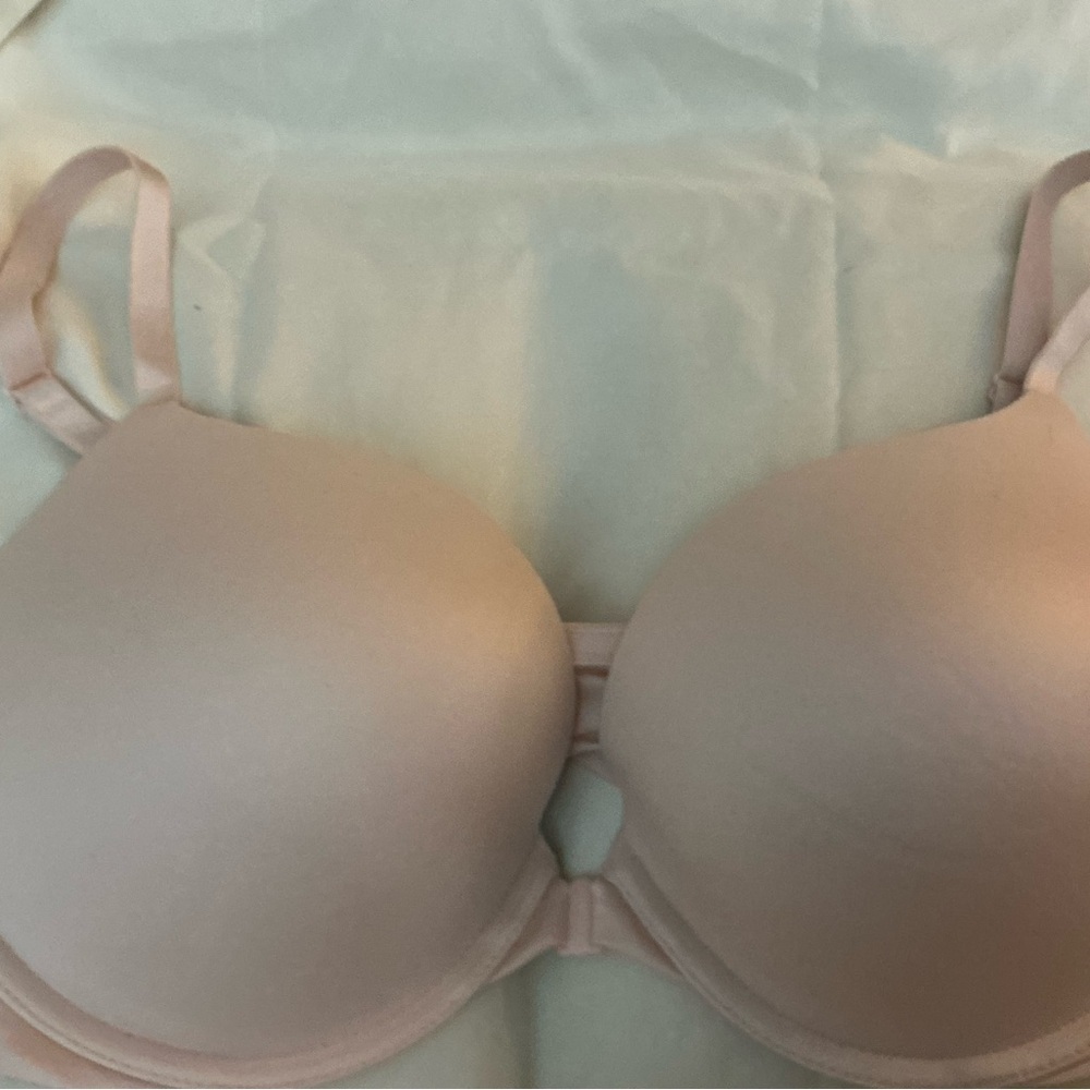 Victoria's Secret Very Sexy Cream Bra 36D